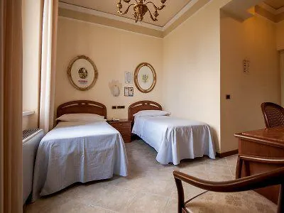 Hotel Grand Du Park Et Regina 4*